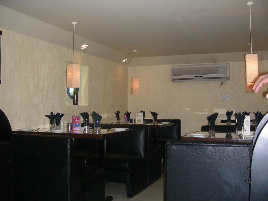 Hotel New Bengal Мумбаи Экстерьер фото