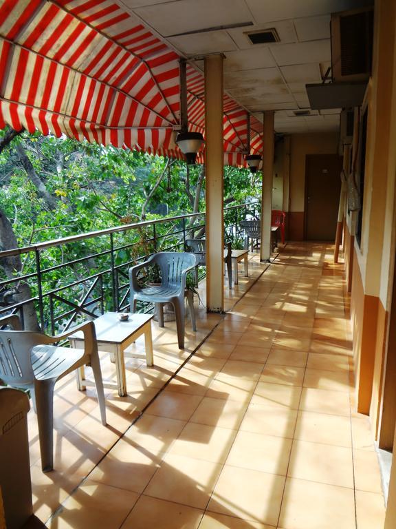 Hotel New Bengal Мумбаи Экстерьер фото
