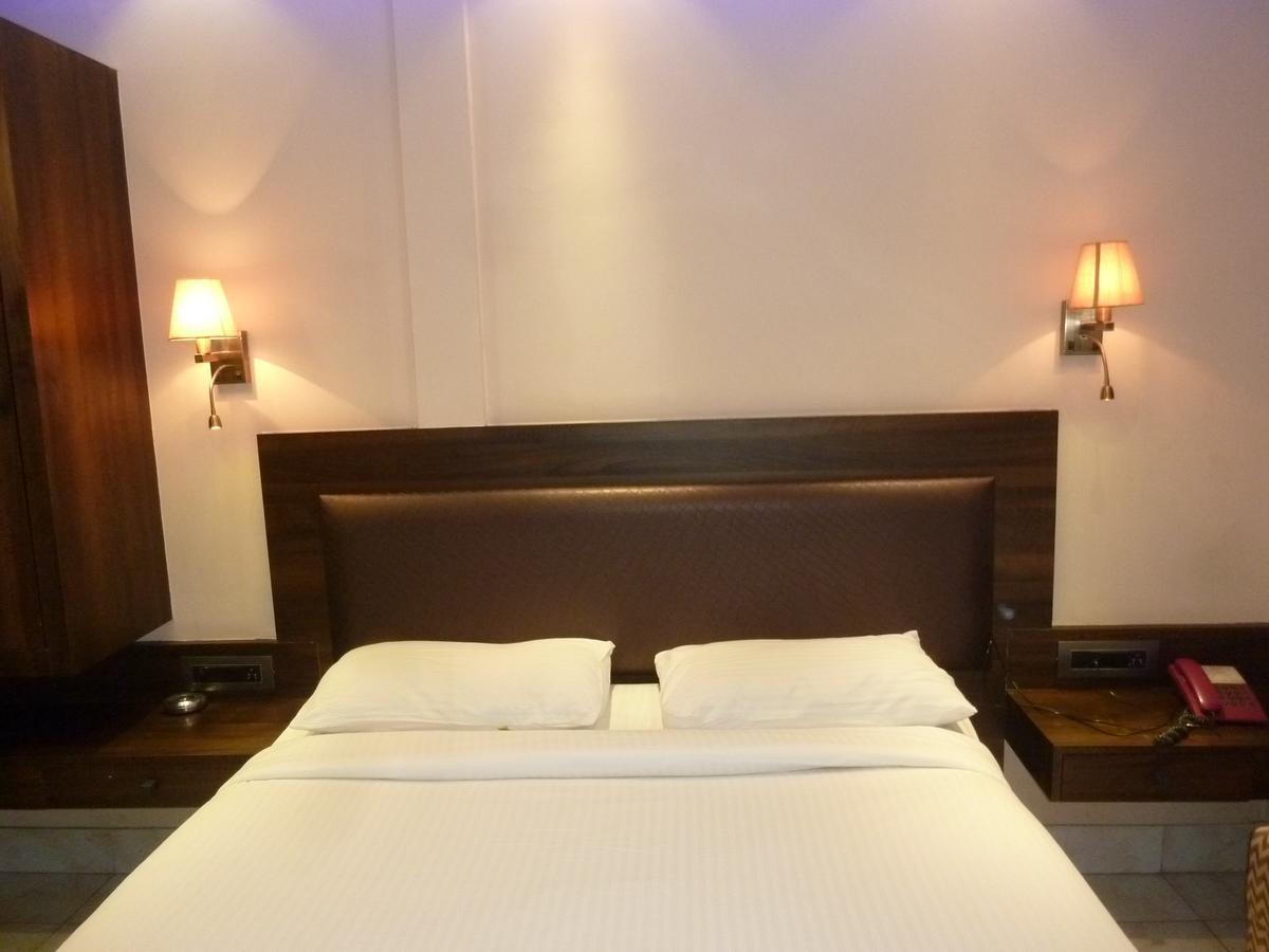 Hotel New Bengal Мумбаи Экстерьер фото