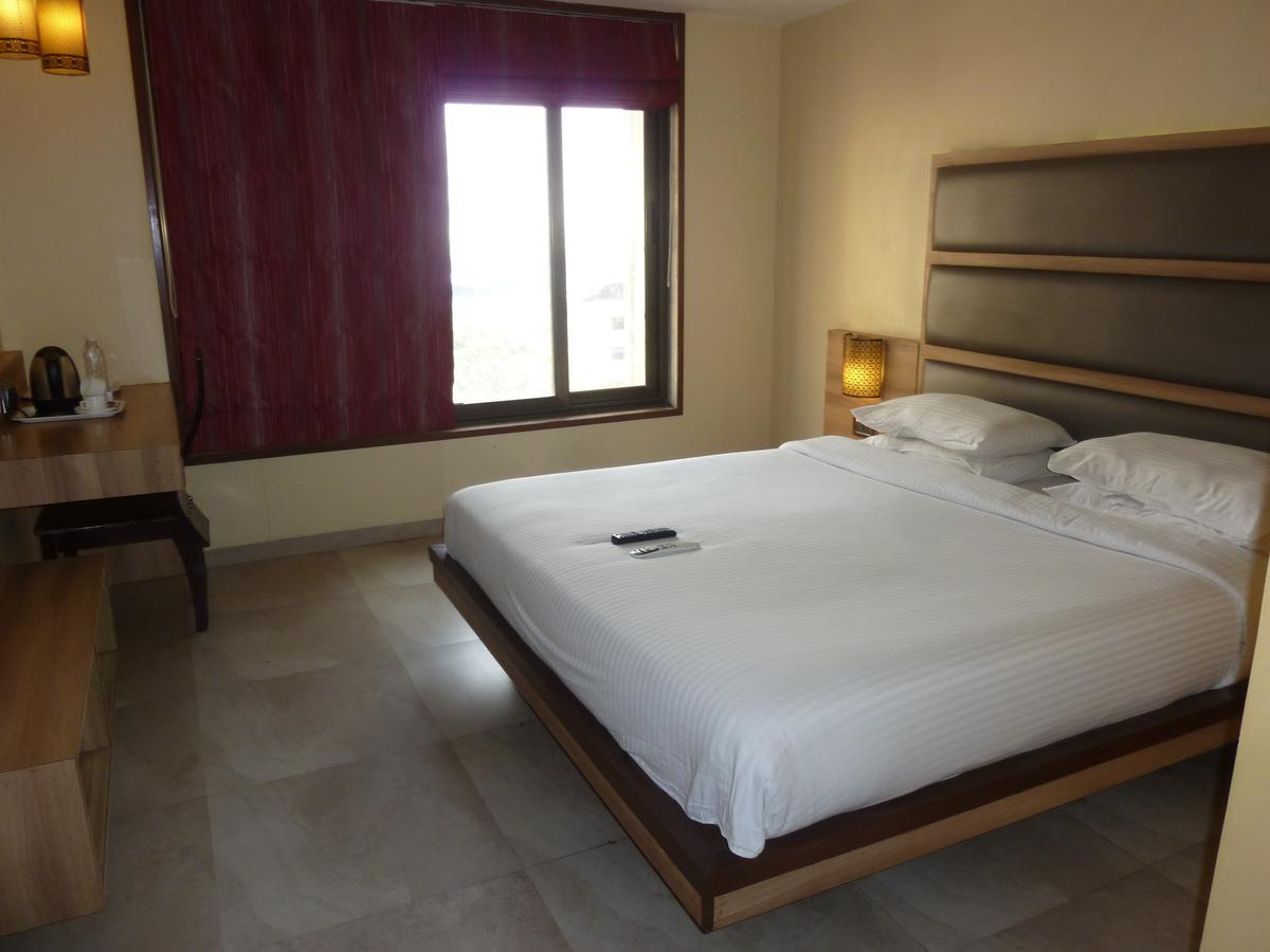 Hotel New Bengal Мумбаи Экстерьер фото