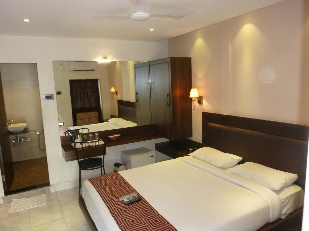 Hotel New Bengal Мумбаи Экстерьер фото