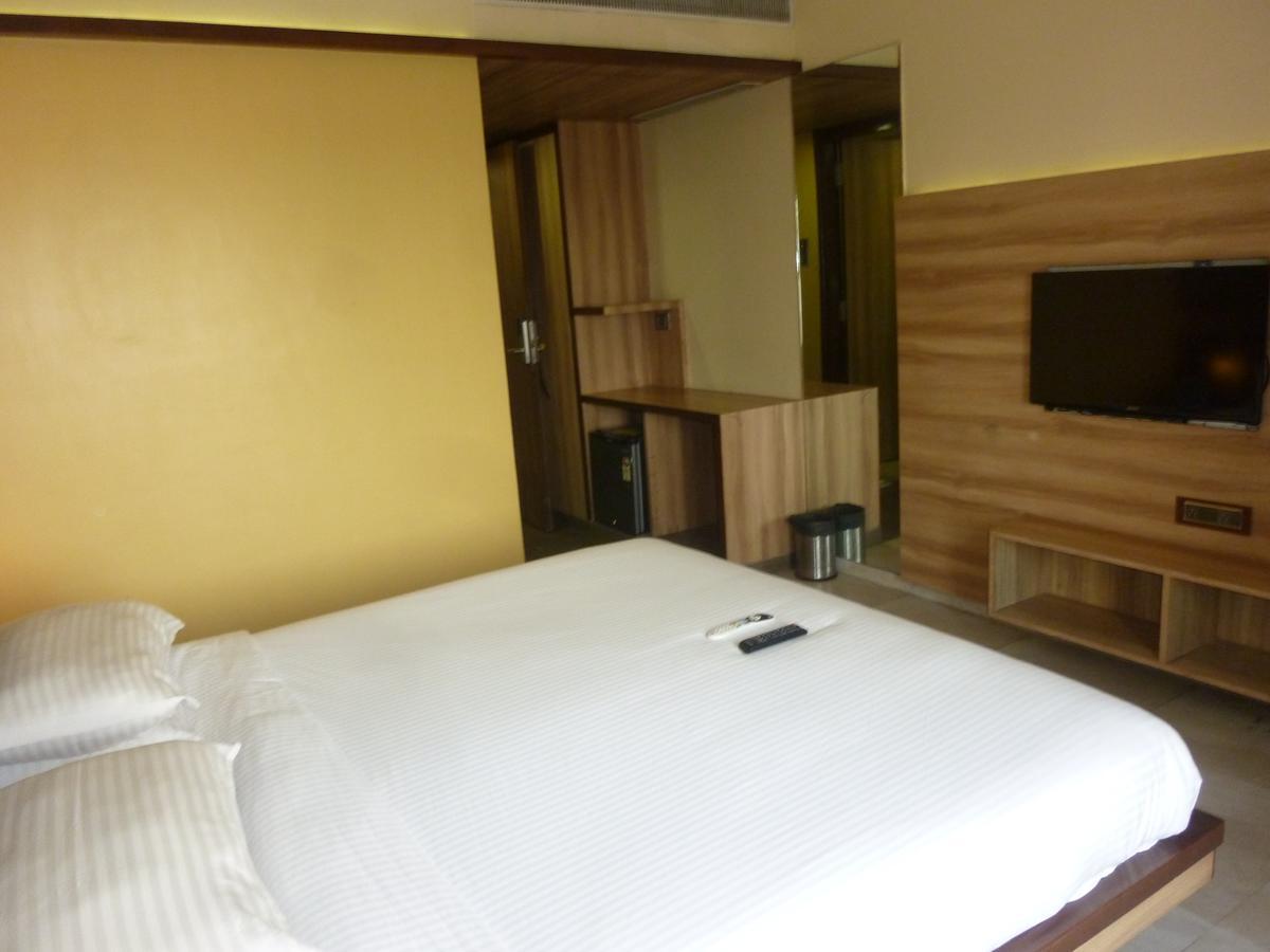 Hotel New Bengal Мумбаи Экстерьер фото