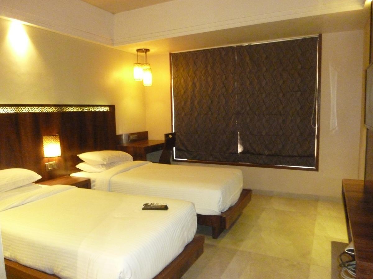 Hotel New Bengal Мумбаи Экстерьер фото