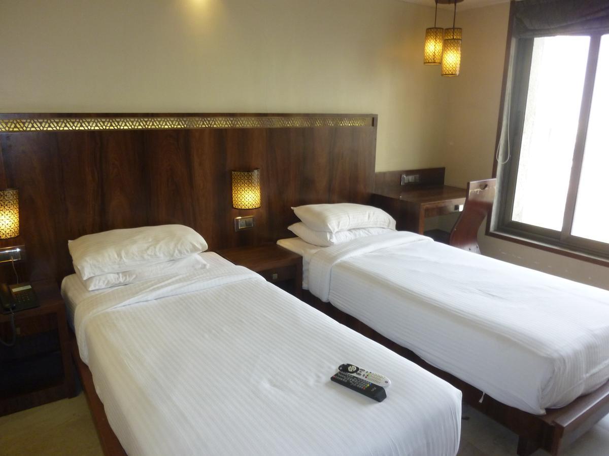 Hotel New Bengal Мумбаи Экстерьер фото