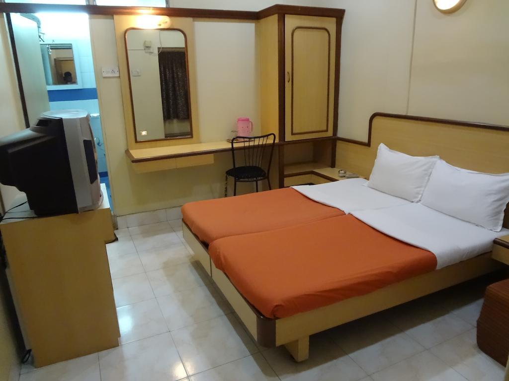 Hotel New Bengal Мумбаи Экстерьер фото