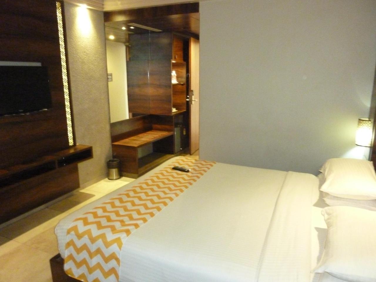 Hotel New Bengal Мумбаи Экстерьер фото