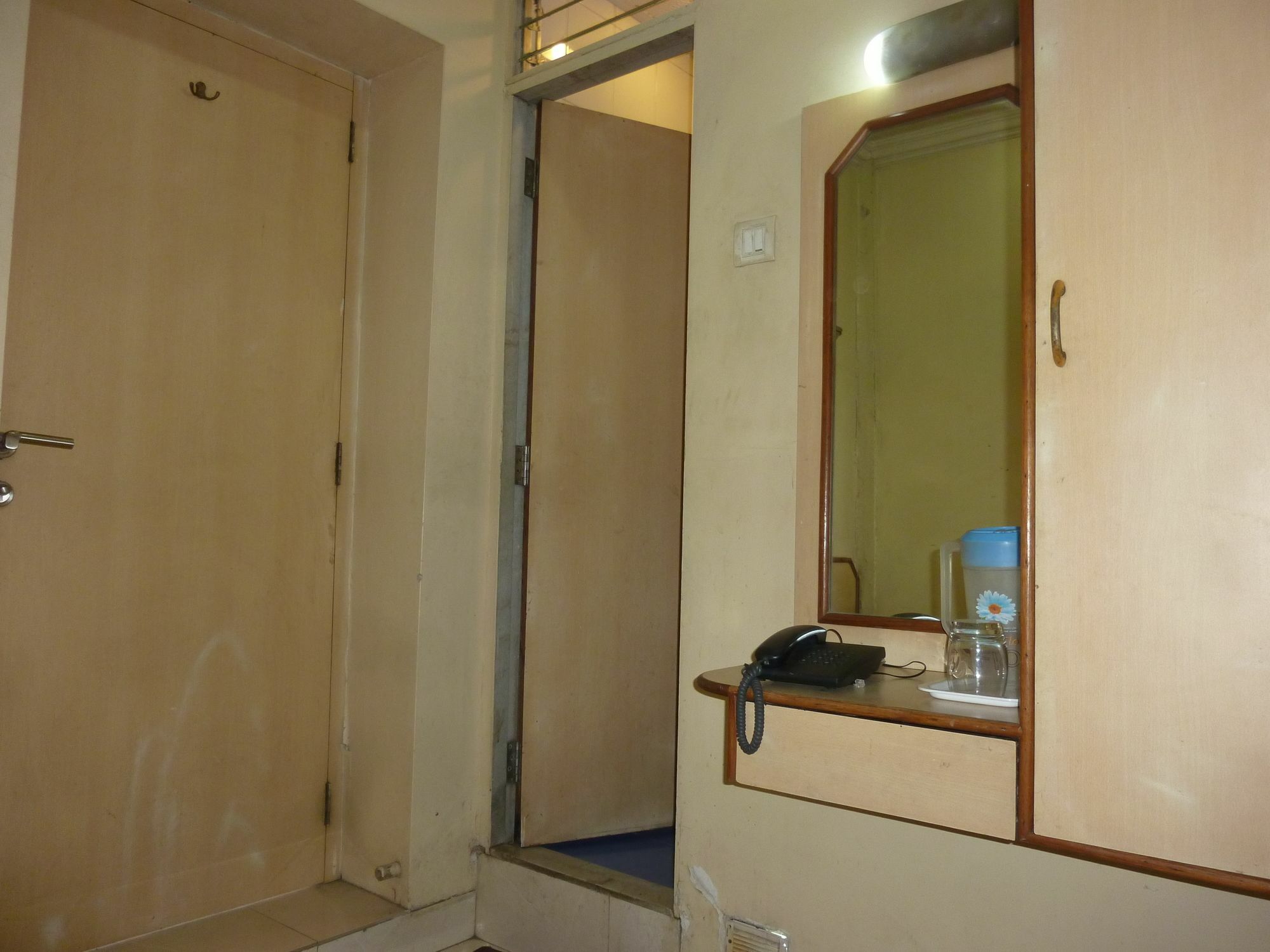 Hotel New Bengal Мумбаи Экстерьер фото