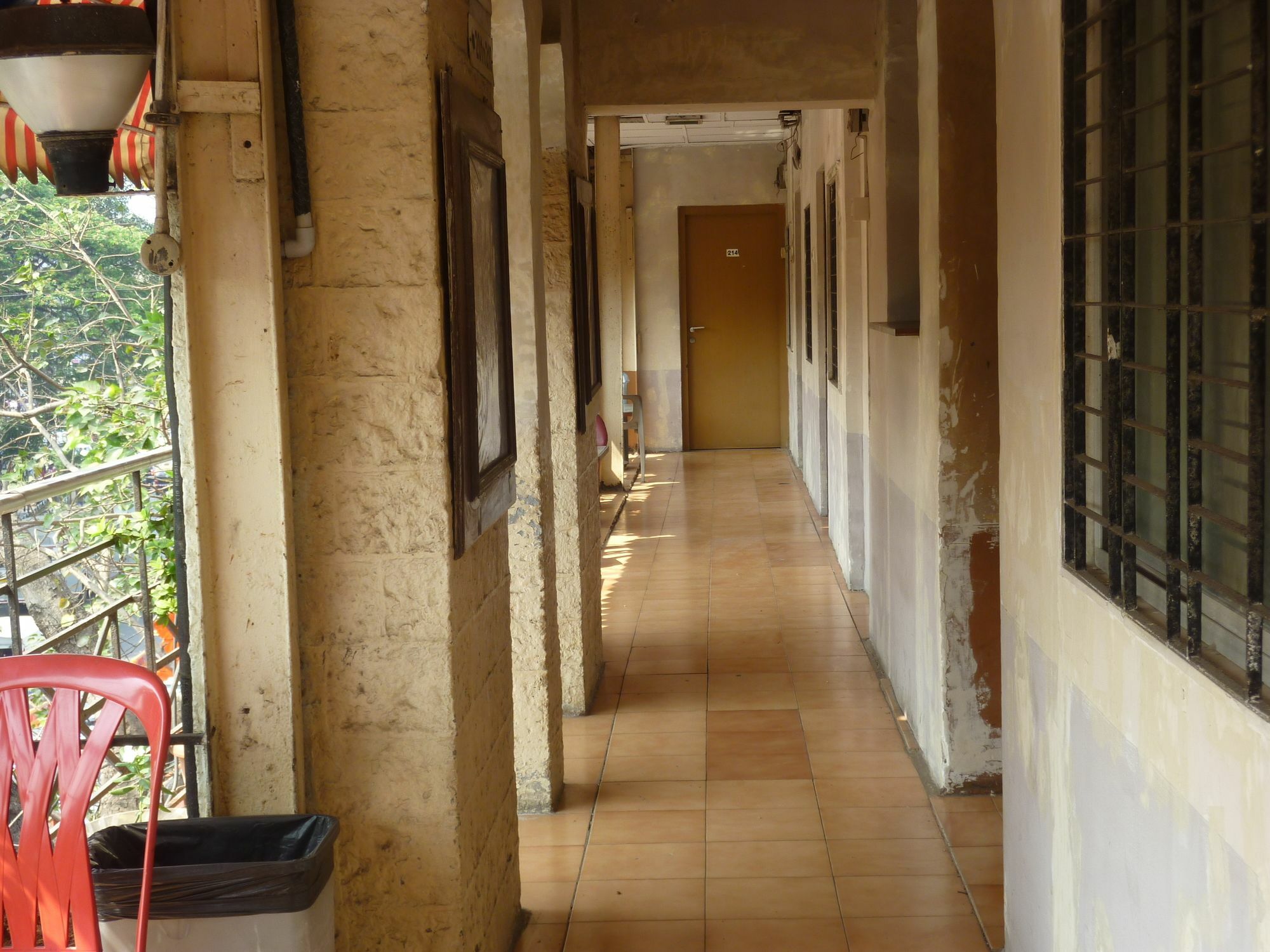 Hotel New Bengal Мумбаи Экстерьер фото